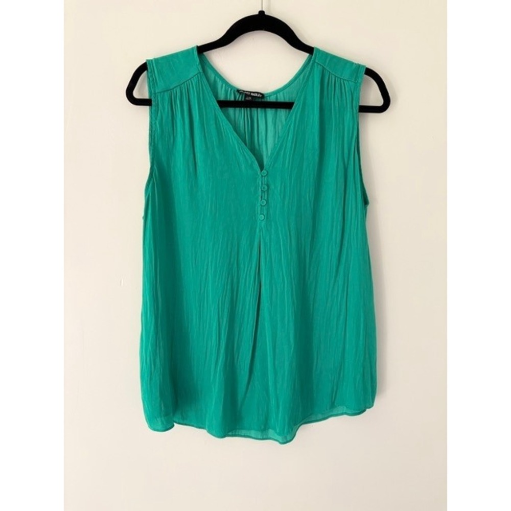 Hilary Radley Green V-Neck Sleeveless Crinkle Blouse Button Front Pleated Top L